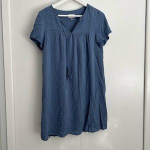 Old Navy dusty blue short sleeve tie neck dress